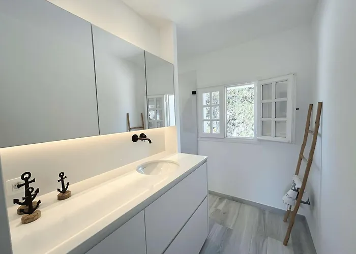 Maison Renovee, Climatisee, Jardin, Amarrage Prive - Fr-1-868-36 * Grimaud